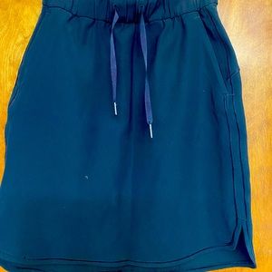 Lululemon black skirt